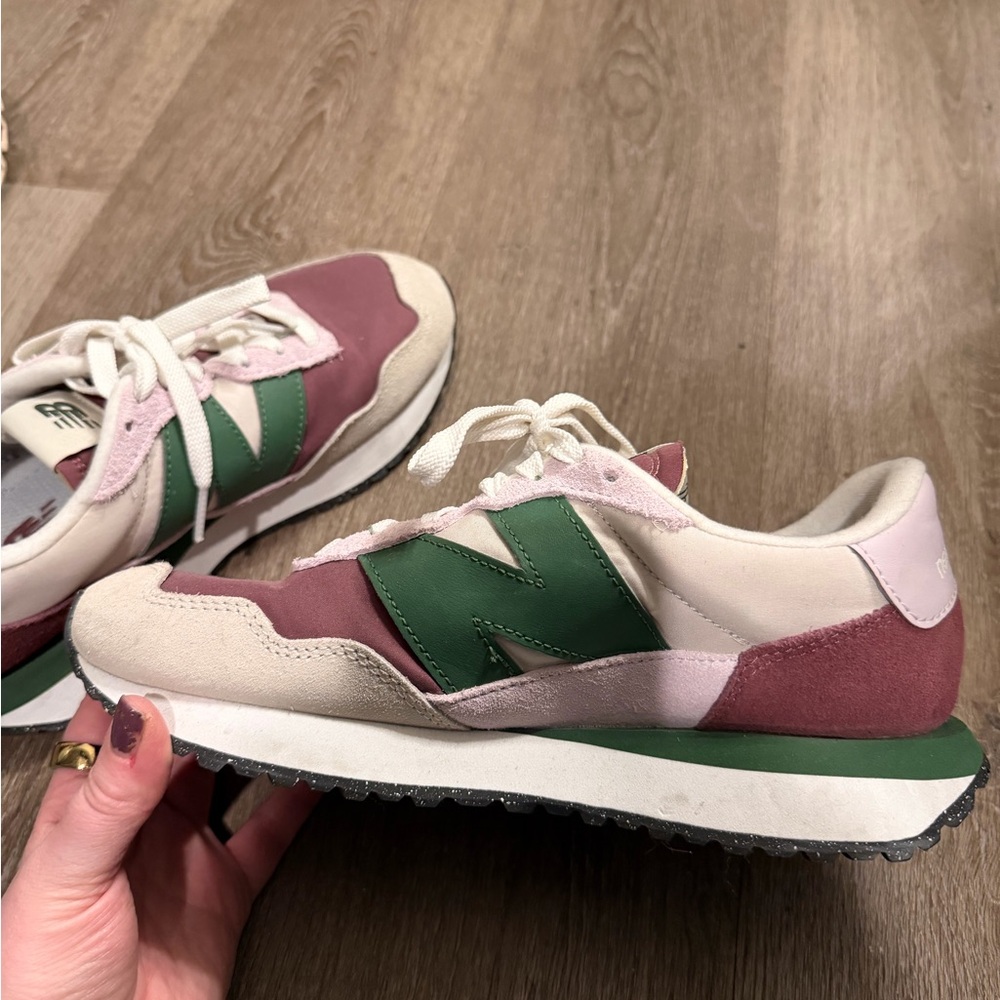 New Balance 237 Women’s 8 - Picture 4 of 7